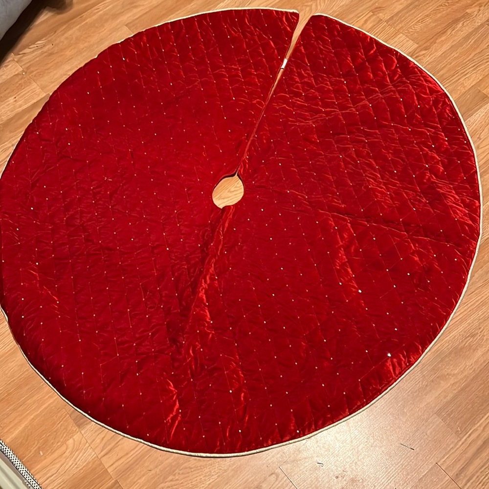 Christmas tree skirt